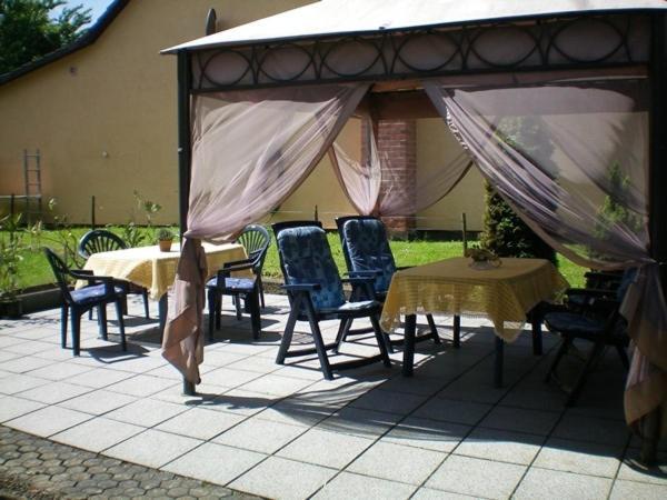 Mosel-Gastehaus Kirch Hotel Ernst Kamer foto
