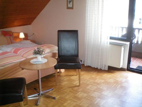 Mosel-Gastehaus Kirch Hotel Ernst Kamer foto